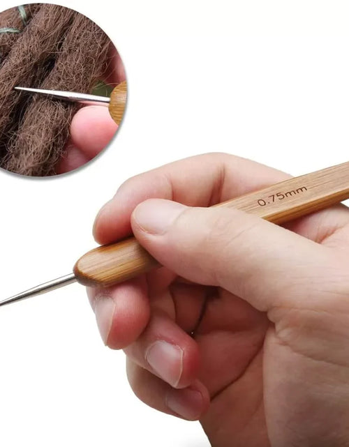 Load image into Gallery viewer, 5Pcs DIY Crochet Needle Hook Bamboo Handle Dread Knit Hair Making Braiding Tool
